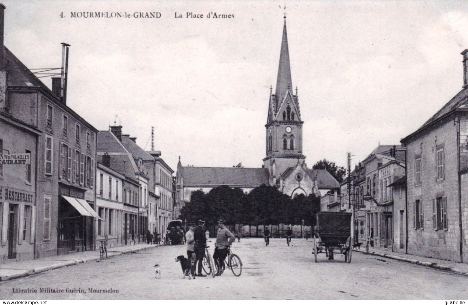 51 - MOURMELON Le GRAND - La Place D'Armes - Mourmelon Le Grand