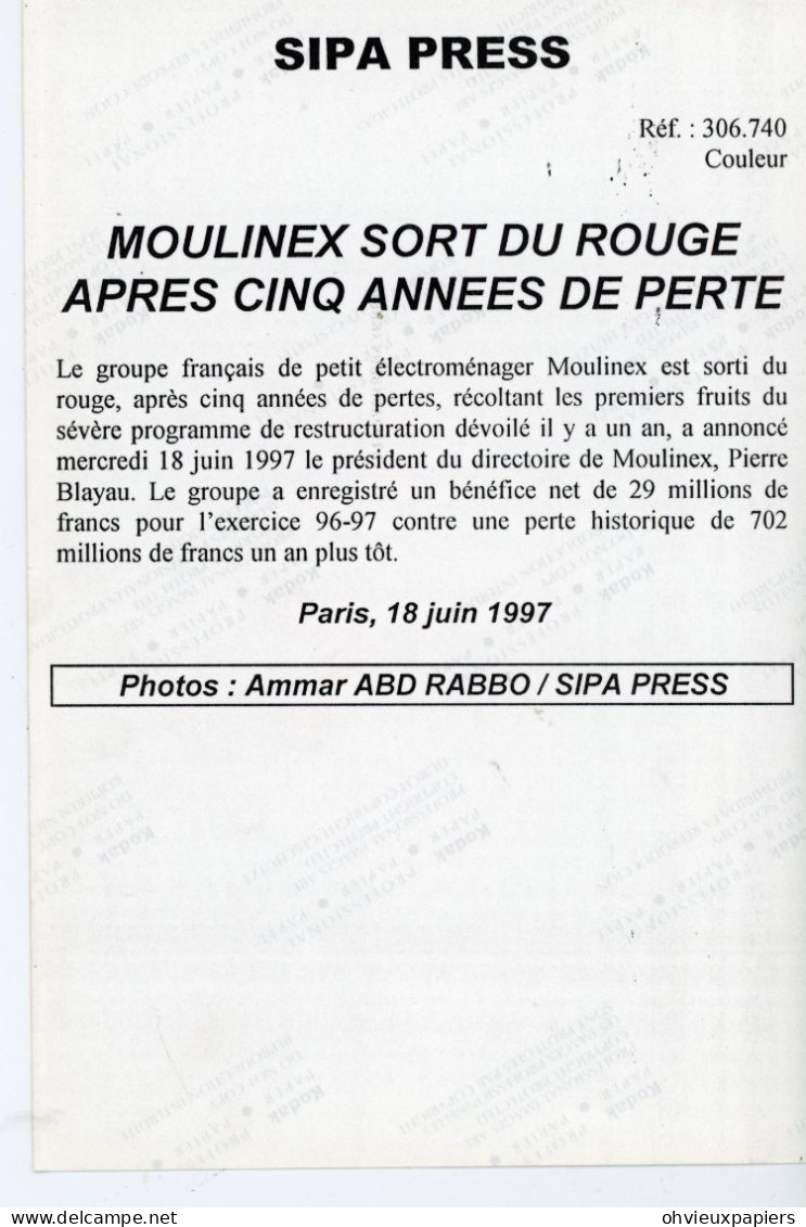 Lot De3  Photos De Presse CAEN  LE GROUPE MOULINEX  SORT DU ROUGE . PIERRE BLAYAU  Le Président 1997 - Orte