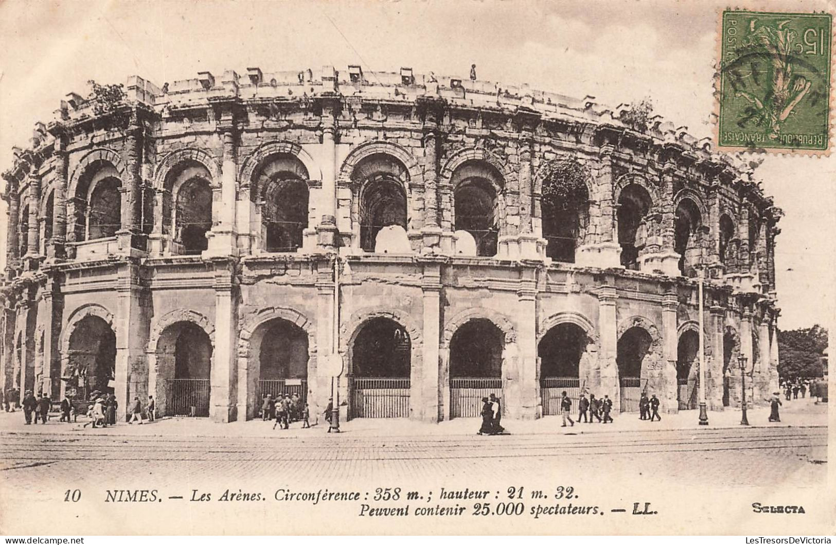 FRANCE - Nîmes - Les Arènes - Animé - Carte Postale Ancienne - Nîmes