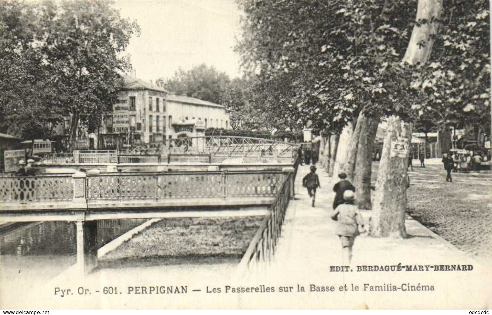 PERPIGNAN  Les Passerelles Sur La Basse Et Le Familia Cinéma RV - Perpignan