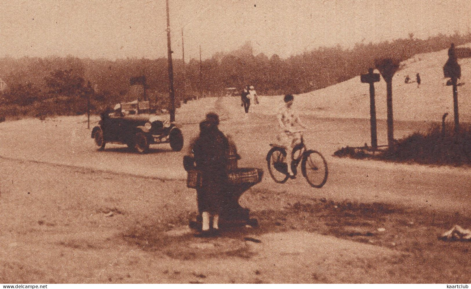 Overveen: OLDTIMER AUTO / CAR CABRIOLET 1910-1920, FIETSTER / BICYCLISTE - Op De Nieuwen Zeeweg - (Holland) - Passenger Cars