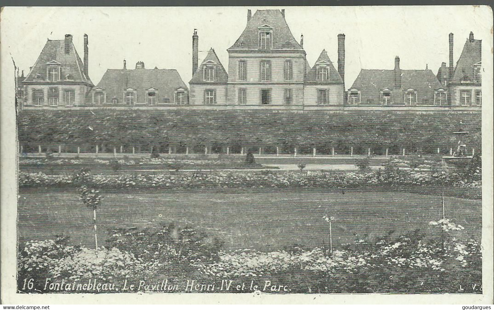 Fontainebleau - Le Pavillon Henri IV Et Le Parc - (P) - Fontainebleau