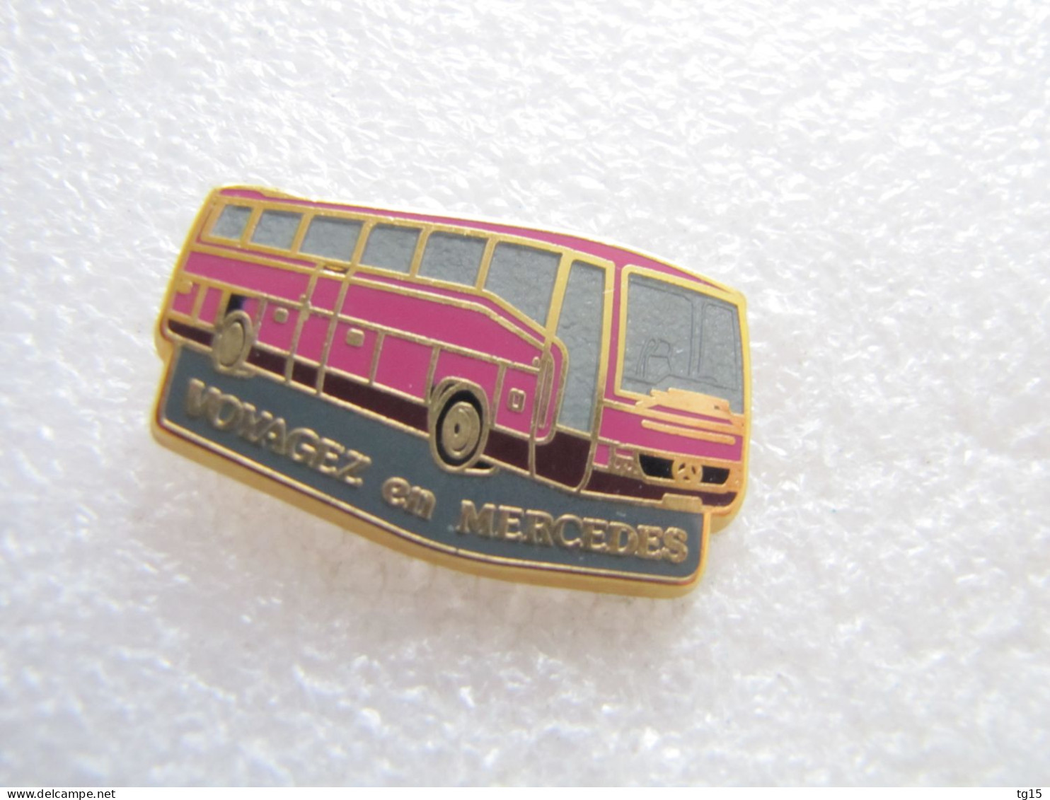 PIN'S   BUS  AUTOBUS MERCEDES-BENZ  Zamak  METARGENT - Transports