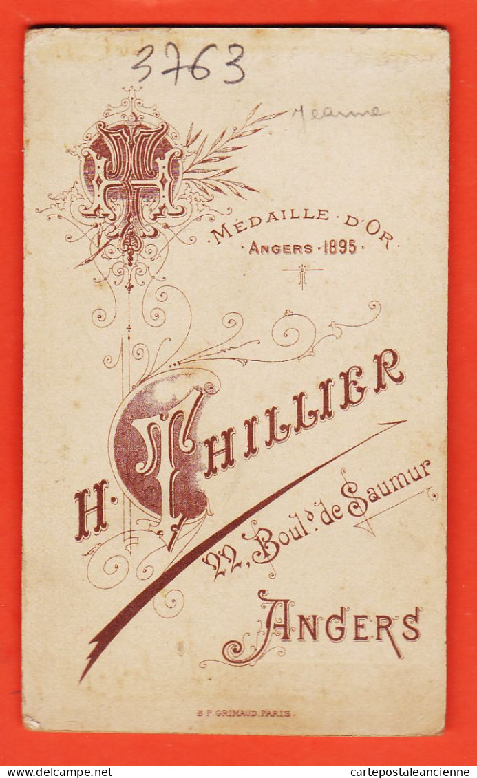 09826 / ⭐ Photo CDV 49-ANGERS 1890s ◉ JEANNE Bébé Sur Fourrure ◉ Photographie H. THILLIER 22 Boulevard De SAUMUR - Persone Anonimi