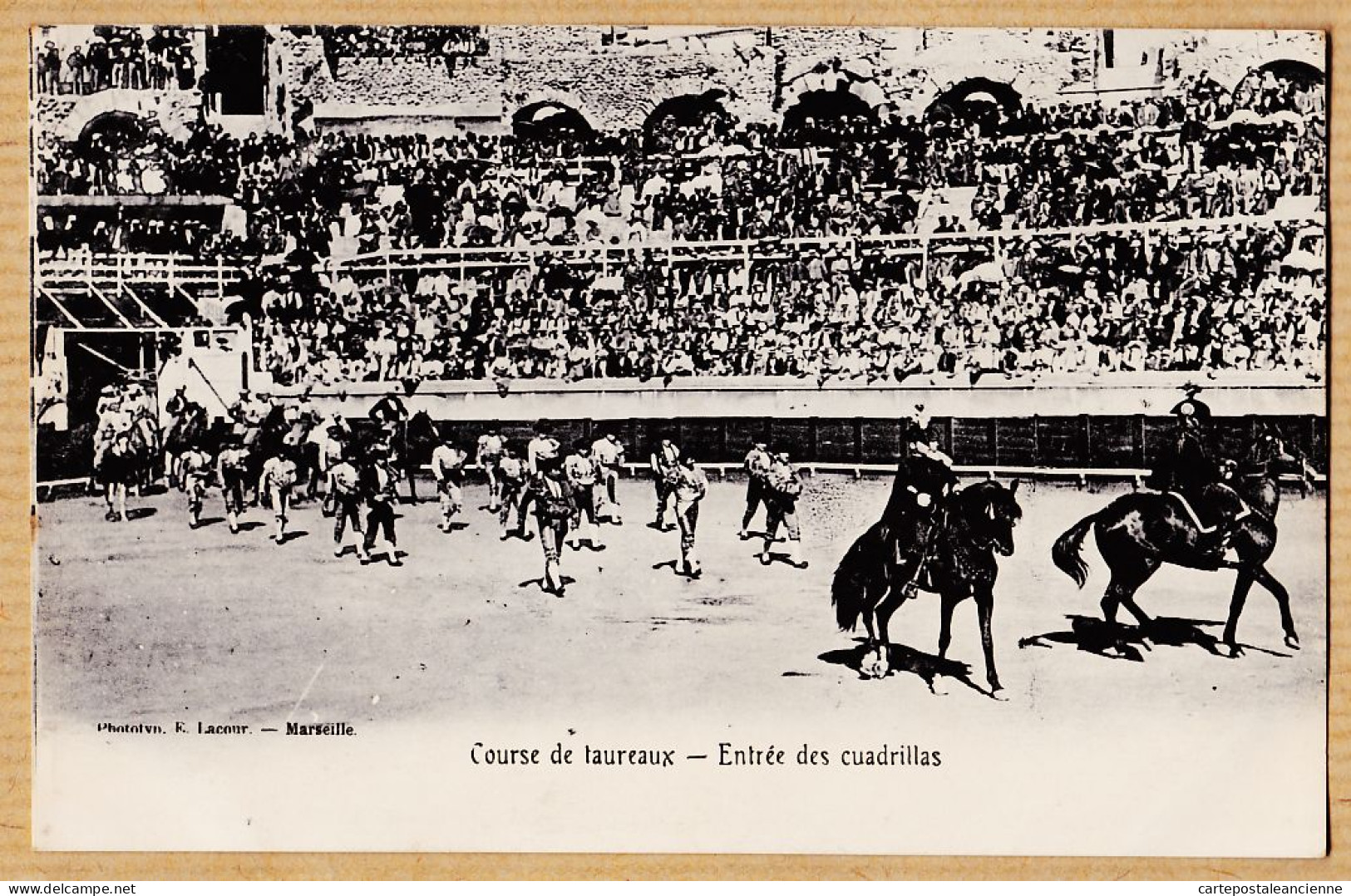 09691 / ⭐ NÎMES 30-Gard Course De Taureaux Entrée Des Cuadrillas Corrida 1910s- Phototypie LACOUR Marseille - Nîmes