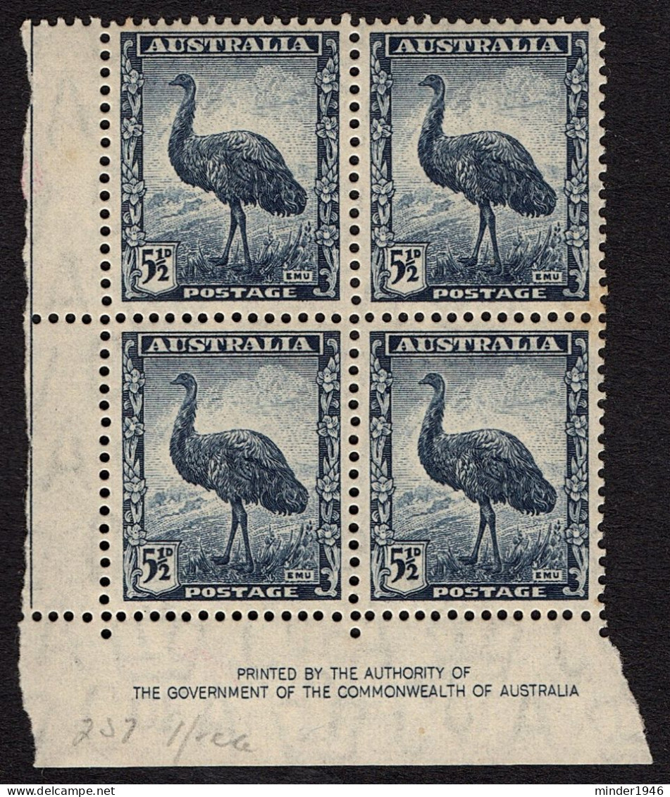 AUSTRALIA 1942 KGVI 5½d Block Of 4, Slate-Blue SG208 MNH With Bottom & Side Gutters - Usati
