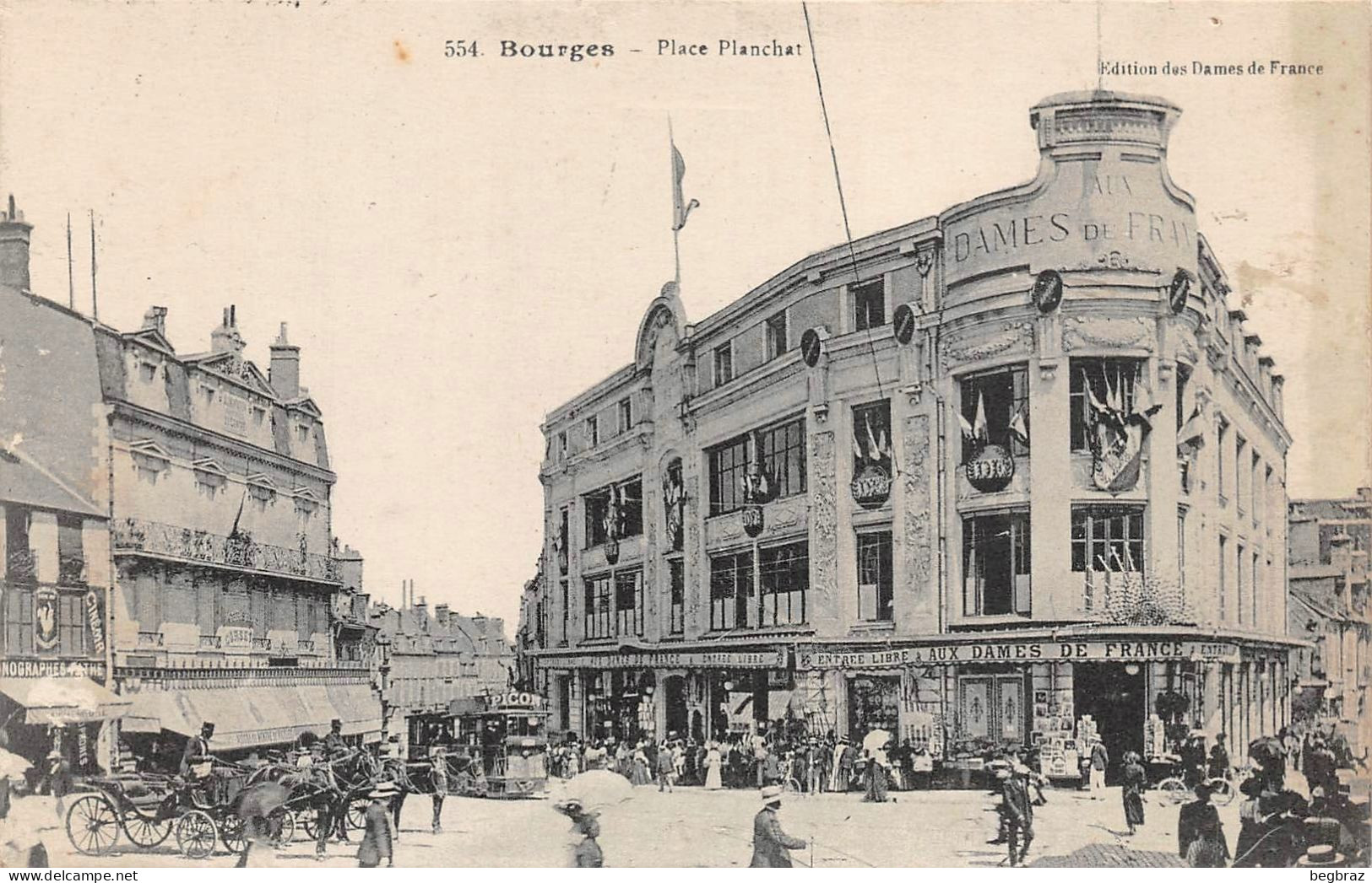 BOURGES    PLACE PLANCHAT   GRAND MAGASIN - Bourges