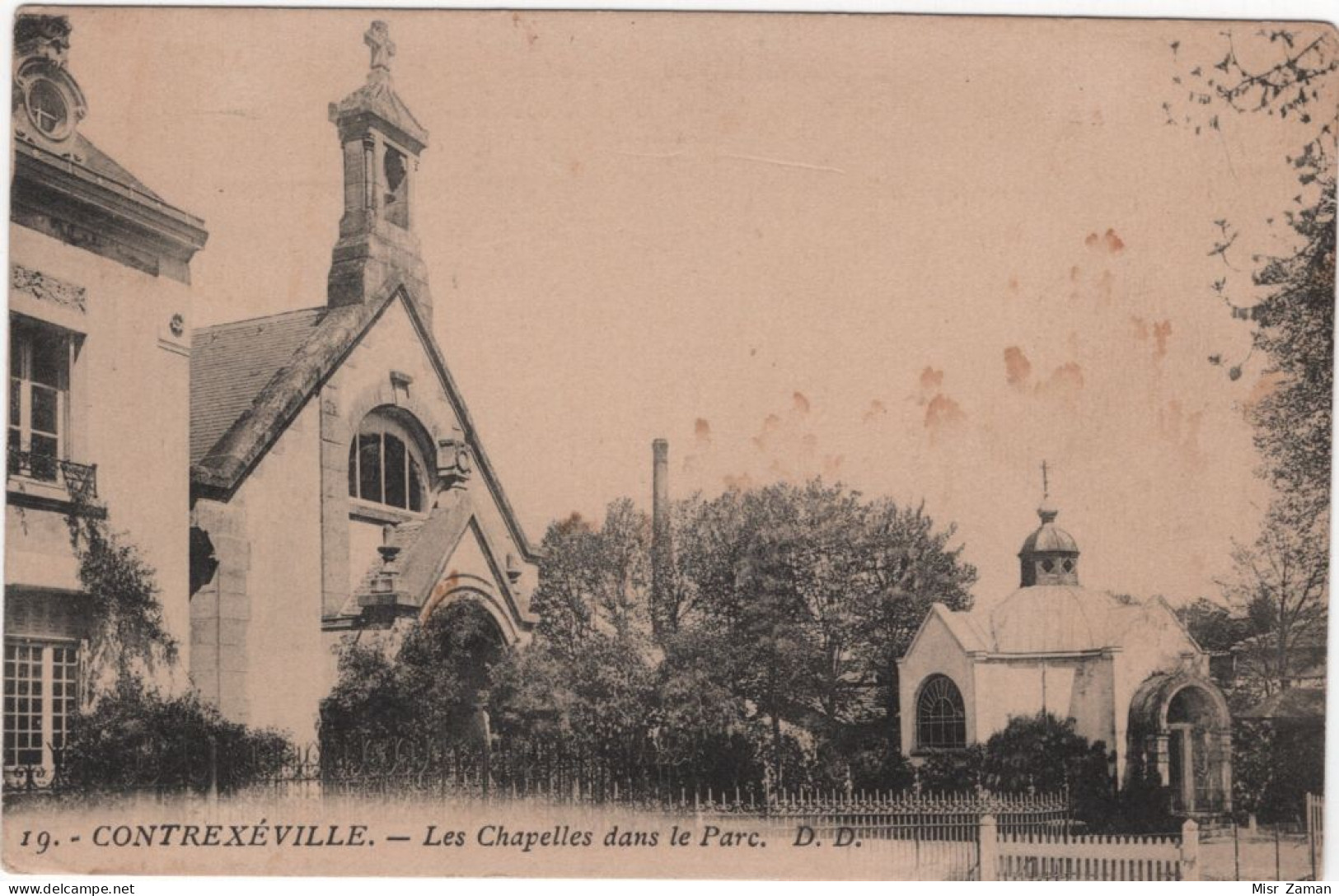 In 6 Languages Read A Story: Contrexéville. Les Chapelles Dans Le Parc. The Chapels In The Park. - Contrexeville