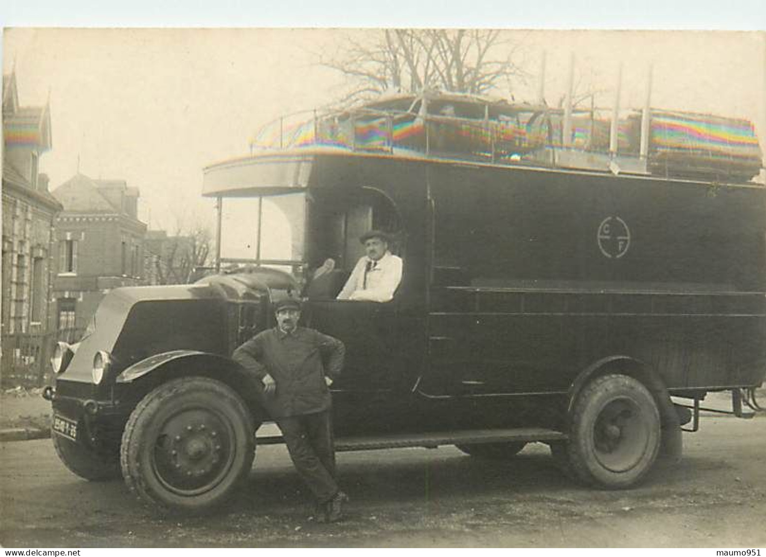 COMMERCE CARTE PHOTO - CAMION RENAULT DE LIVRAISON De 1925 ET LE CHAUFFEUR L'ENTREPRISE C.F - Sonstige & Ohne Zuordnung