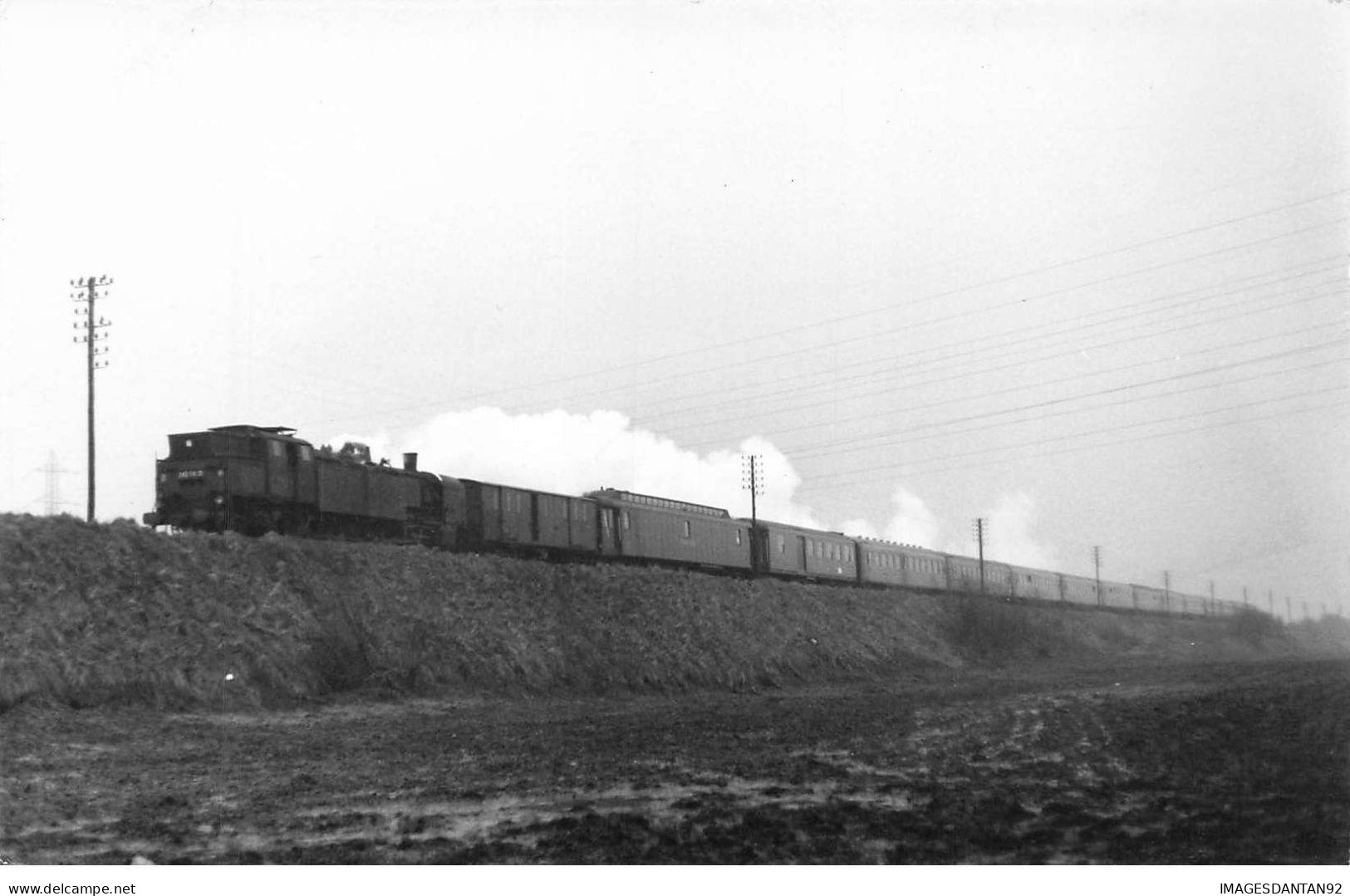 TRAIN #FG56898 TRAIN LOCOMOTIVE NÂ° 242 IA.... CARTE PHOTO RENAUD A LOCALISER - Treinen