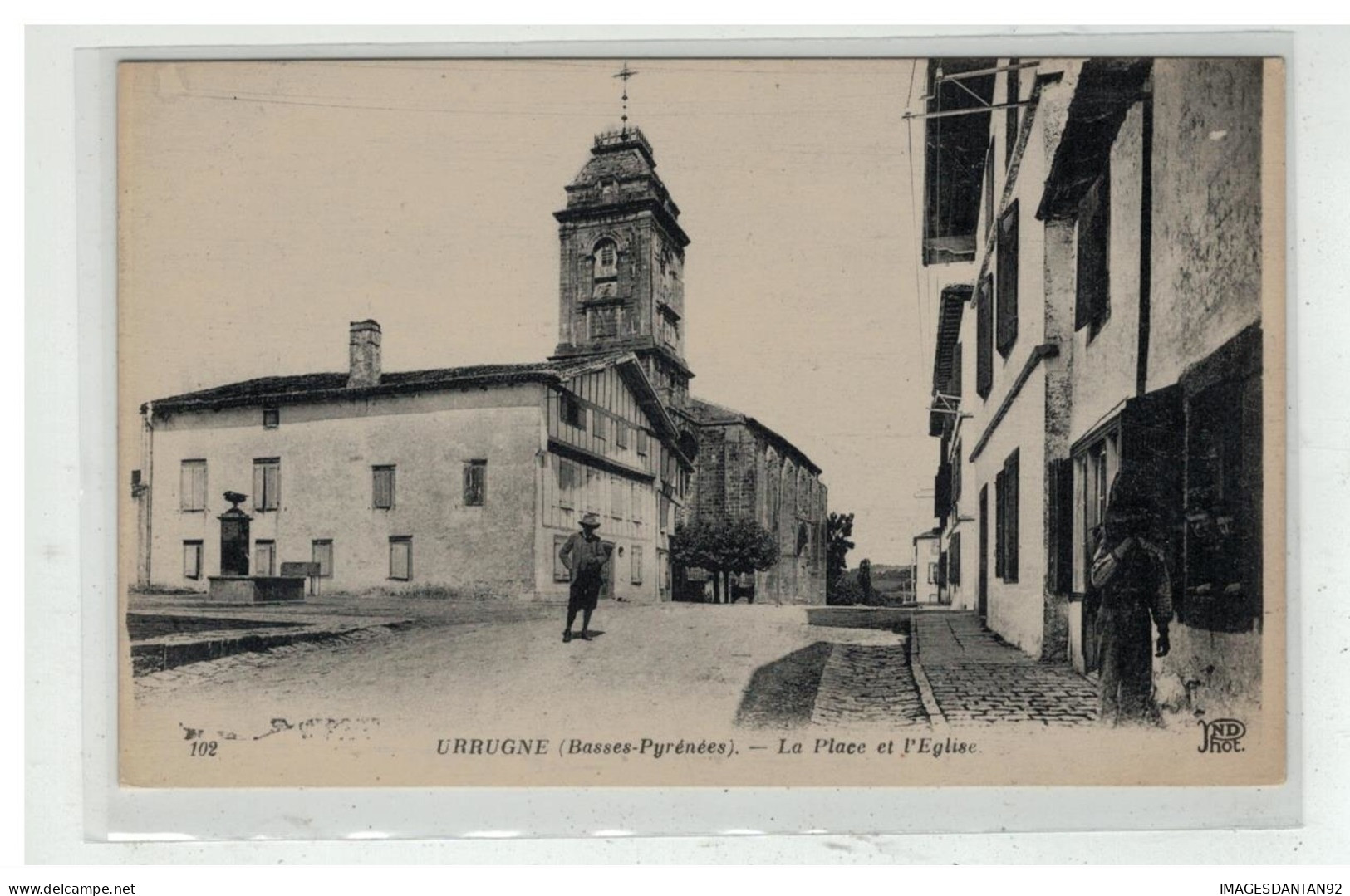 64 URRUGNE #11598 LA PLACE ET EGLISE NÂ°102 - Urrugne