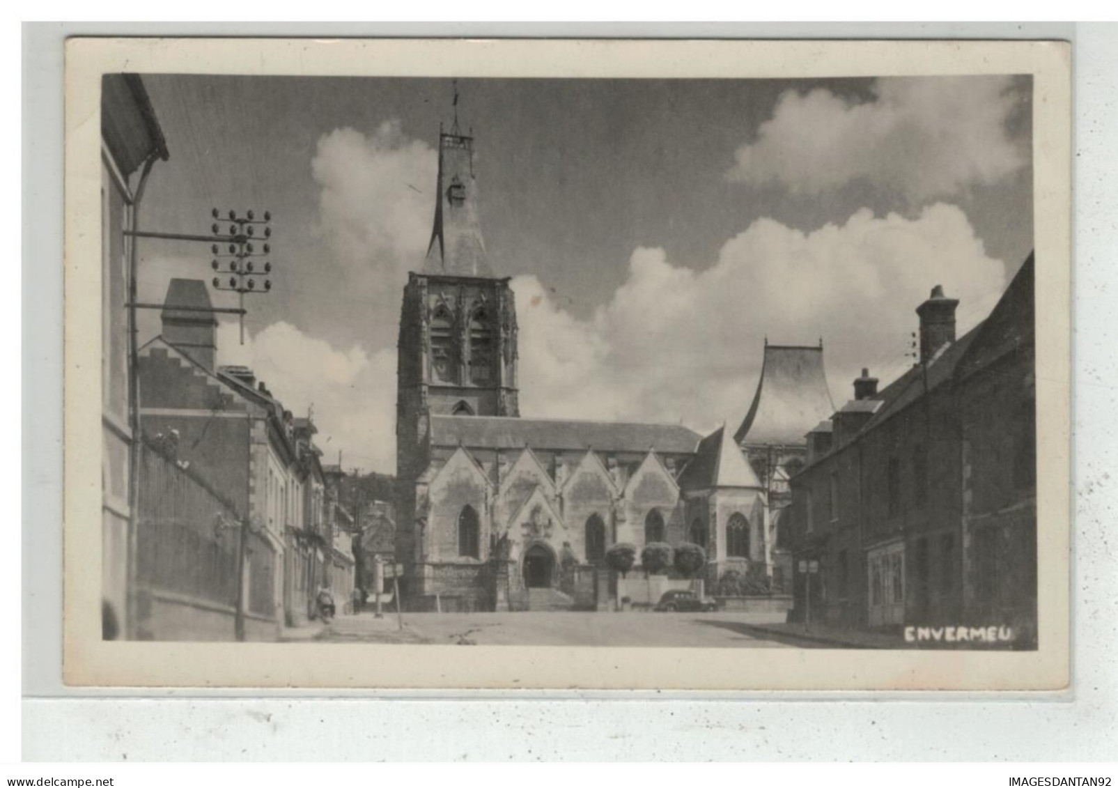 76 ENVERMEU #13839 LA PLACE ET LE GLISE CARTE PHOTO - Envermeu