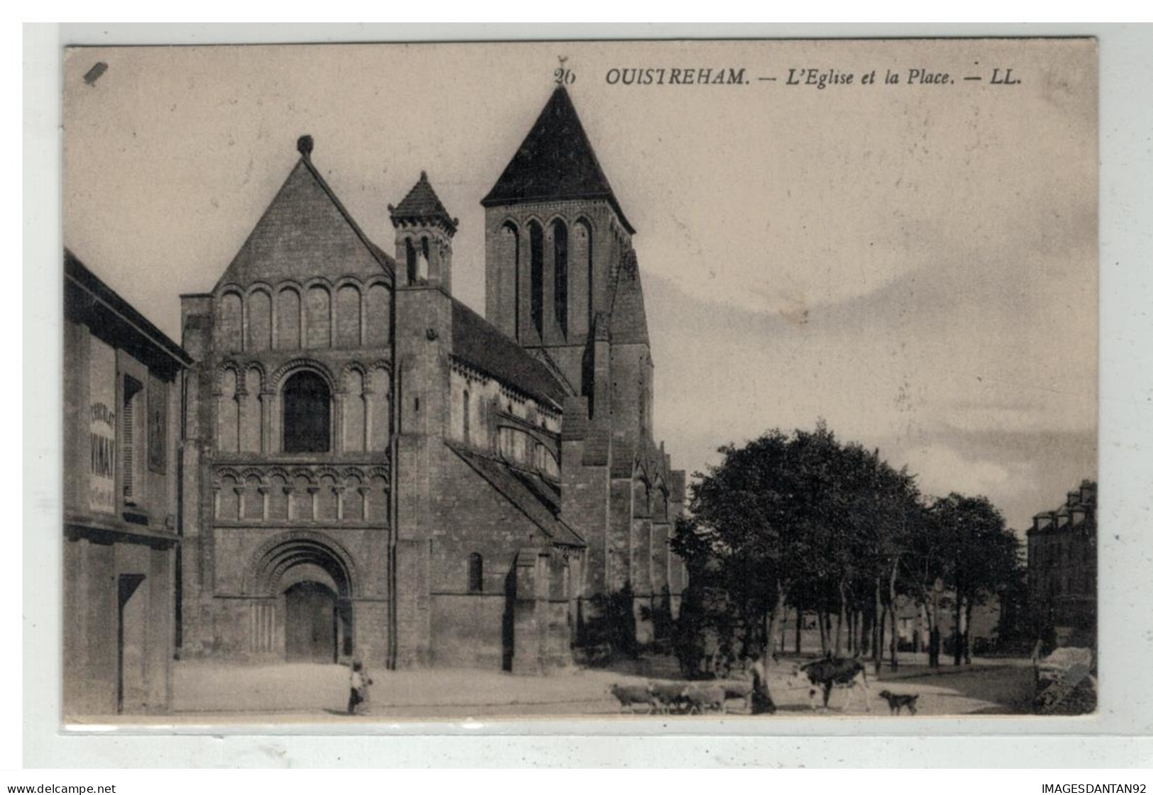 14 OUISTREHAM EGLISE ET PLACE NÂ°26 - Ouistreham