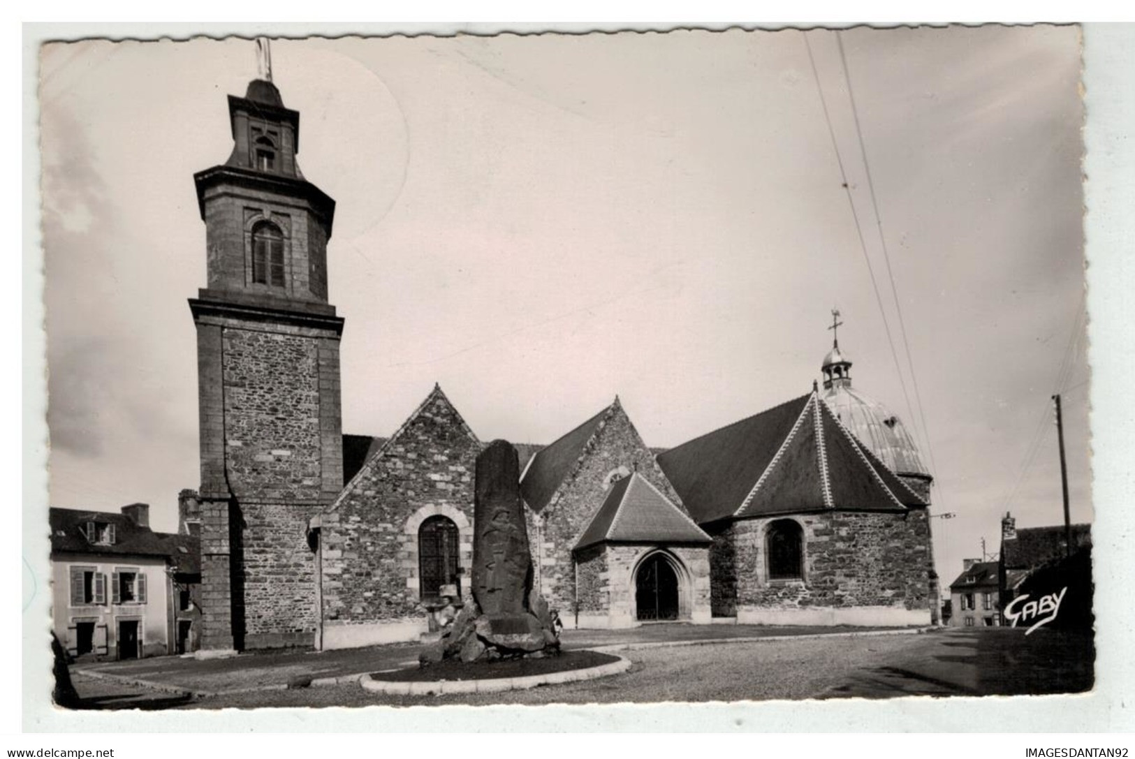 22 ETABLES SUR MER EGLISE ET MONUMENT NÂ°34 - Etables-sur-Mer