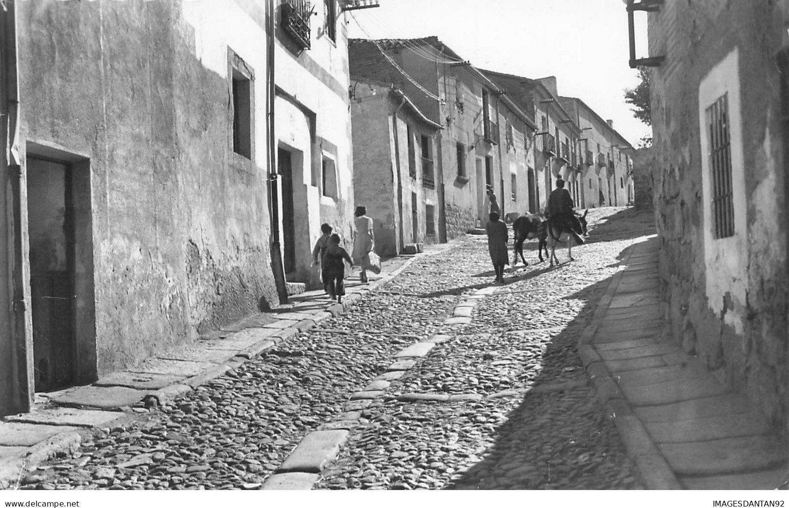 ESPAGNE SPAIN #21603 AVILA UNA CALLE TIPICA - Ávila