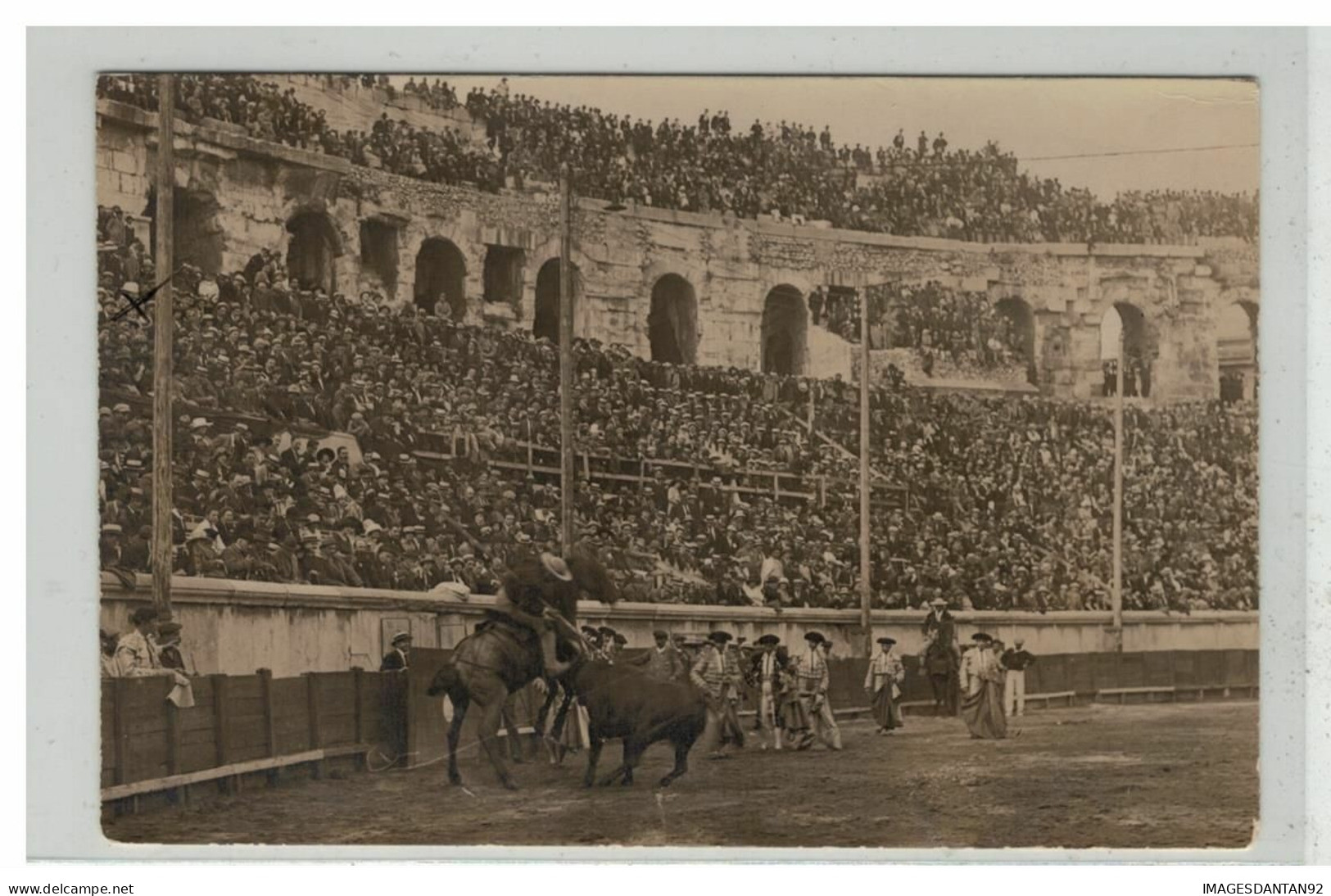 30 NIMES #15078 CORRIDA TAUROMACHIE CARTE PHOTO ARENES - Nîmes