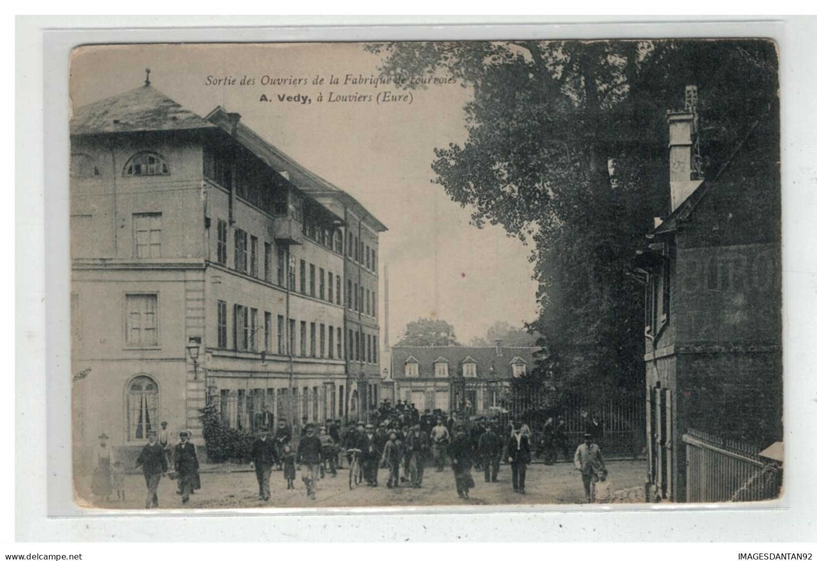 27 LOUVIERS SORTIE DES OUVRIES DE LA FABRIQUE DE COURROIE PROP VEDY + TARIFS AU DOS CARTE PUBLICITAIRE - Louviers