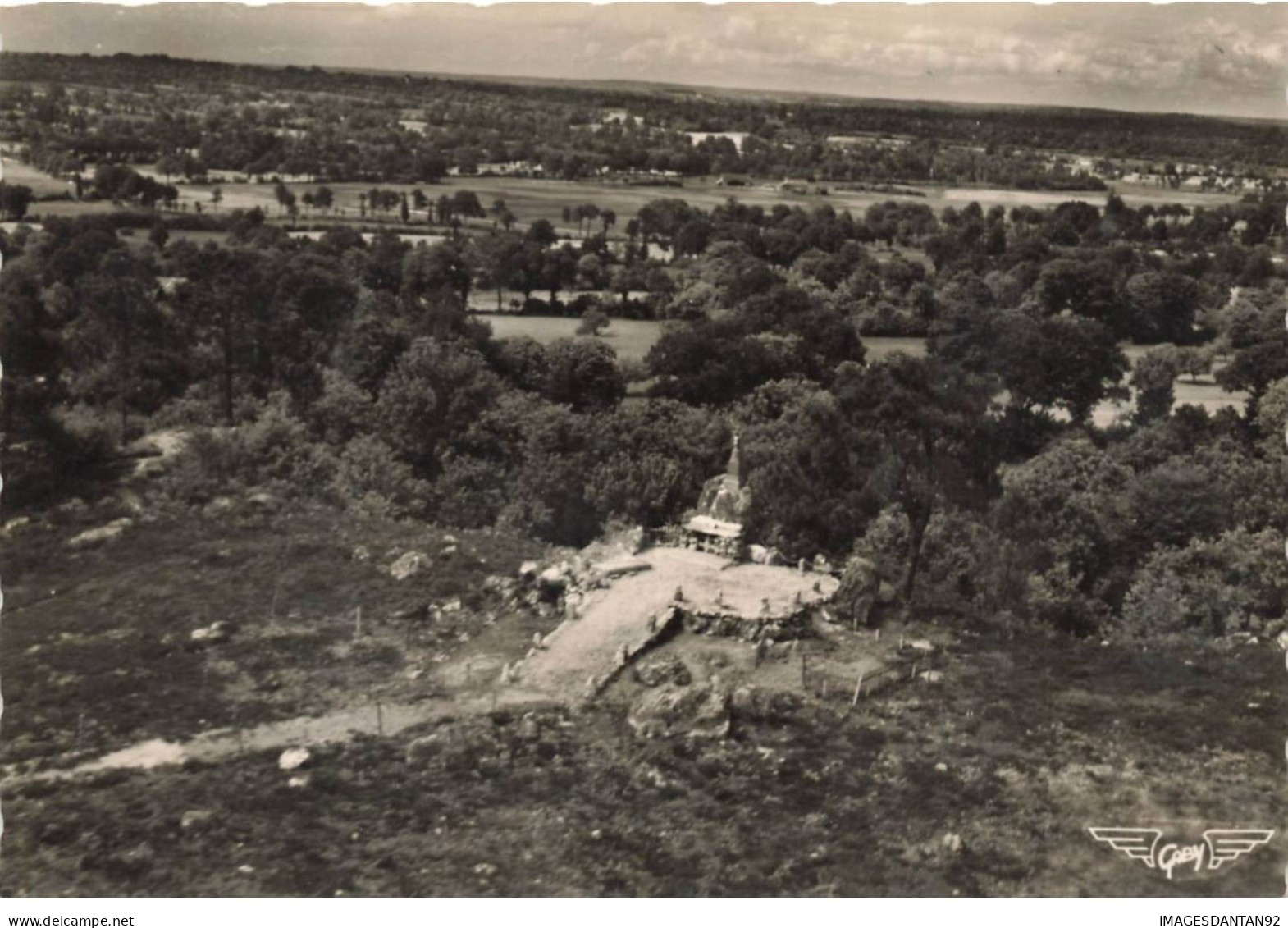 35 MONTAUTOUR AK#DC544 VUE AERIENNE L ESPLANADE ET L AUTEL - Sonstige & Ohne Zuordnung