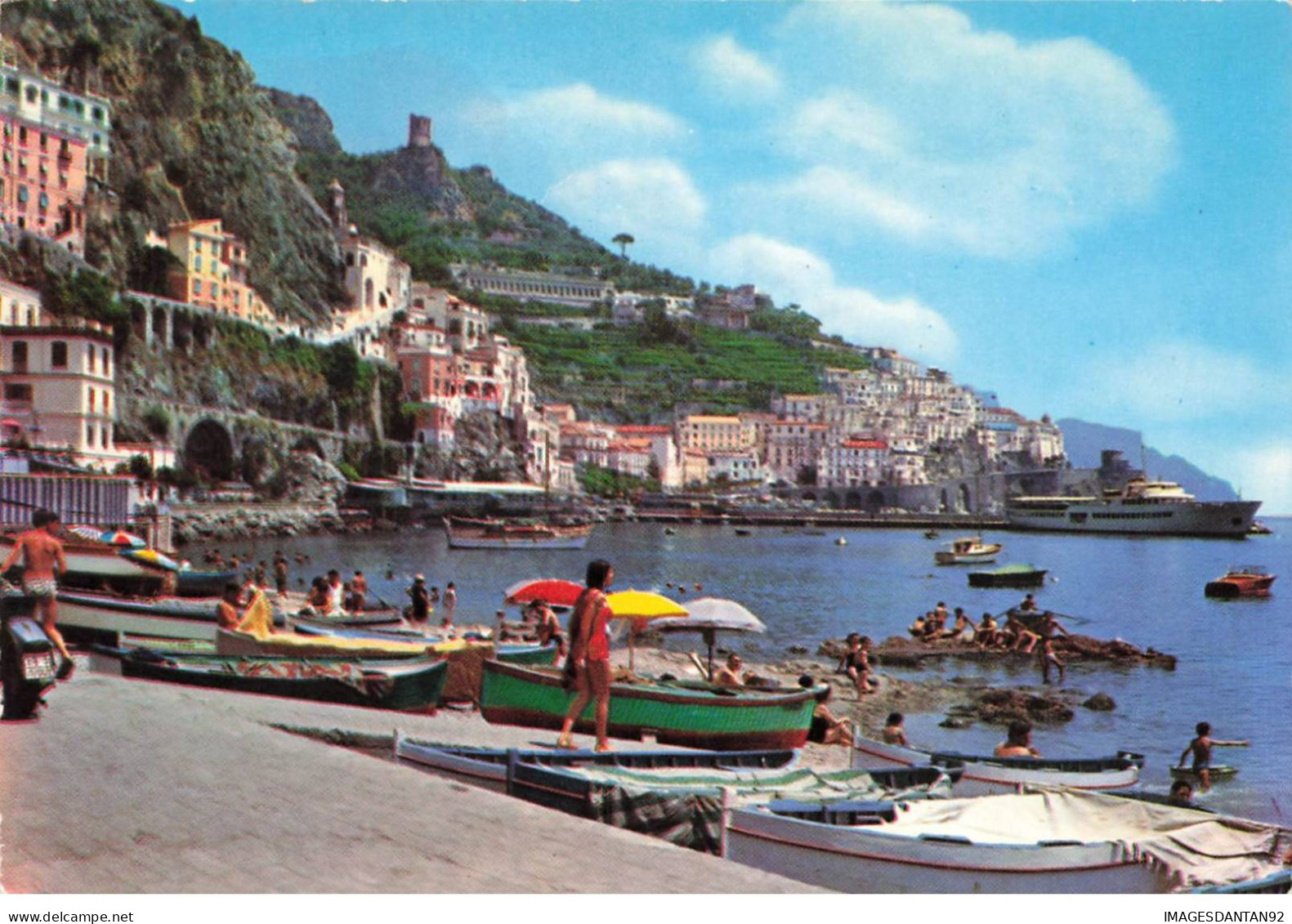 ITALIE AH#AL00888 CAMPANIA AMALFI PANORAMA VU GENERALE PLAGE AVEC BATEAUX - Otros & Sin Clasificación