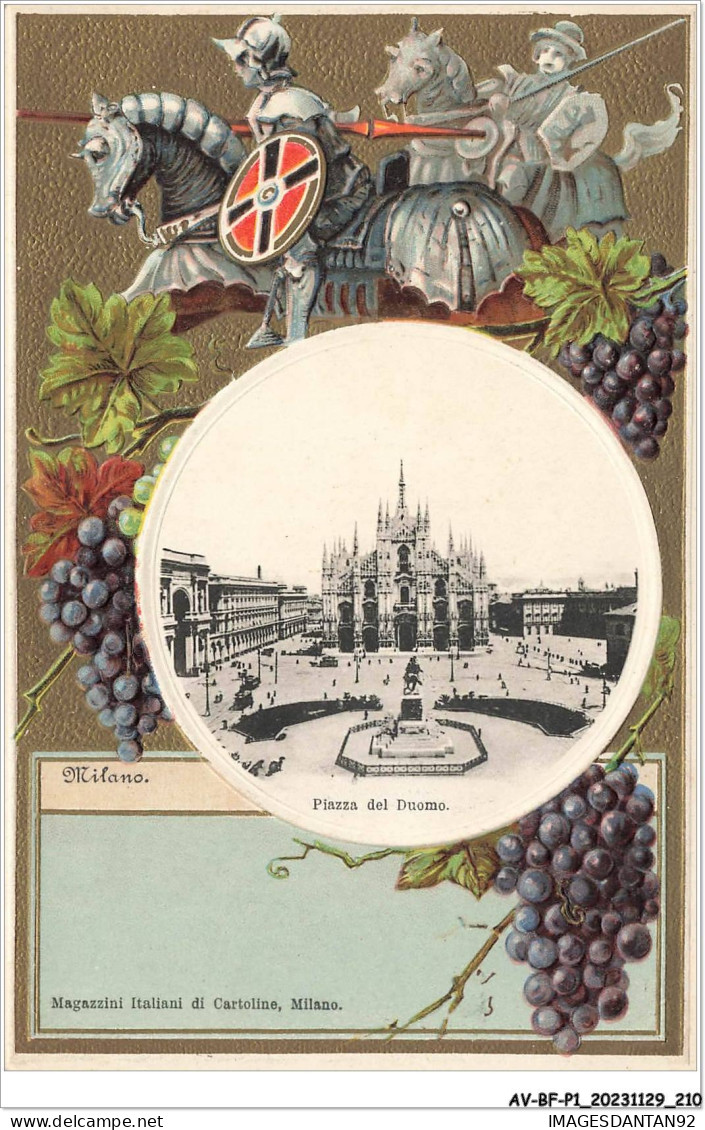 AV-BFP1-0106 - ITALIE - Piazza Del Duomo - Chevaliers Et Raisins - Carte Gaufrée  - Altri & Non Classificati