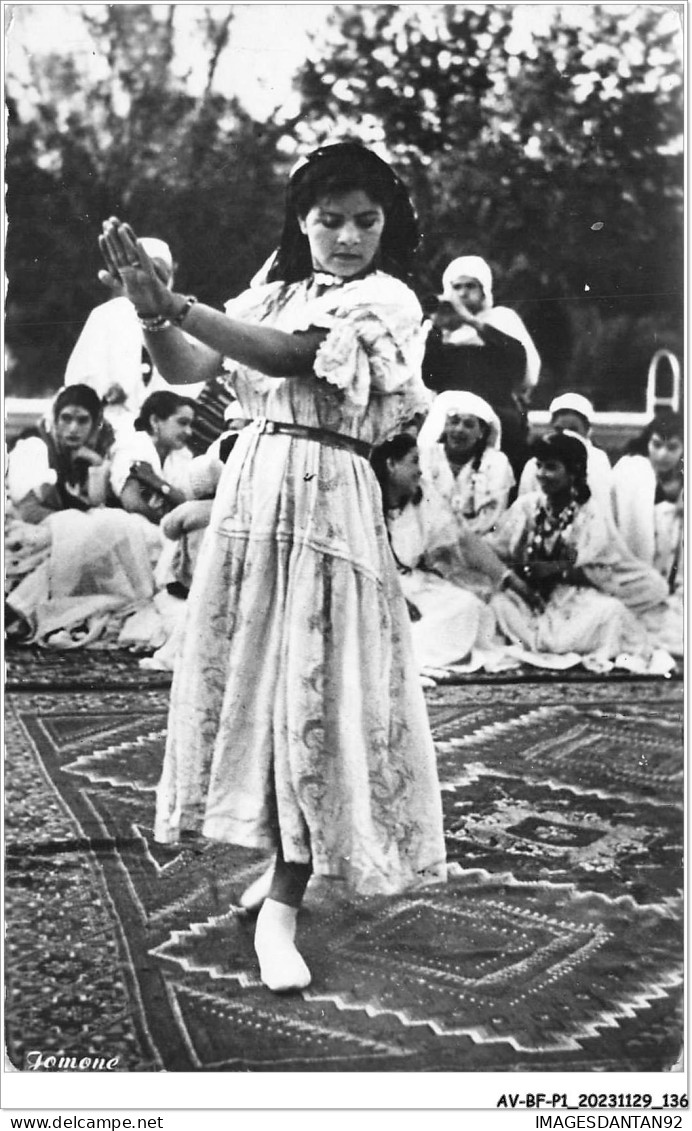 AV-BFP1-0069 - ALGERIE - BOU SAADA - Danseuse Ouleds-Naïls - Plaatsen