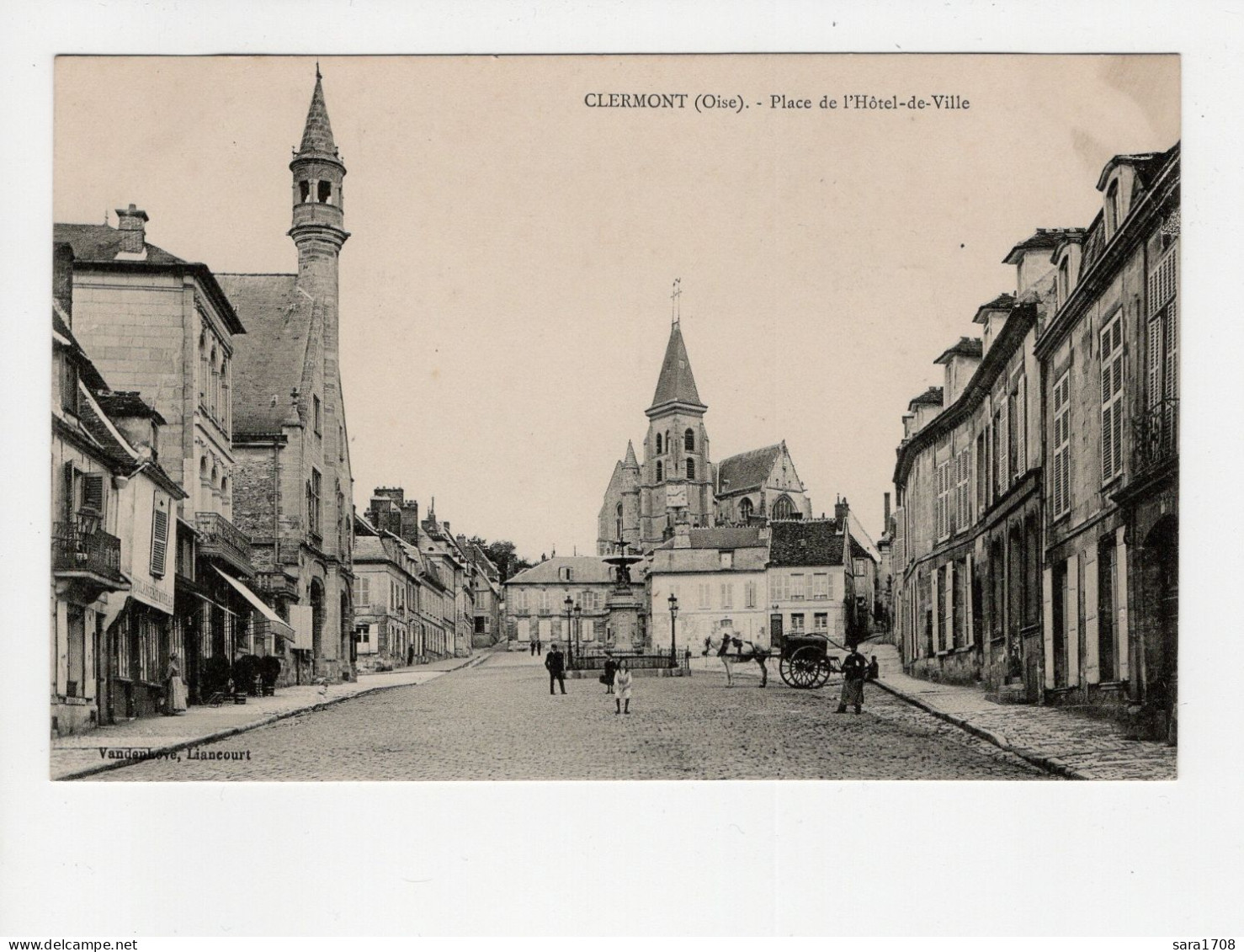 60 CLERMONT, Place De L'Hôtel De Ville. - Clermont