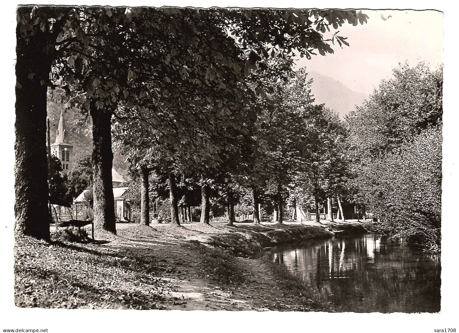 38 BOURG D'OISANS, Promenade Au Bord De La Rive.  - Bourg-d'Oisans