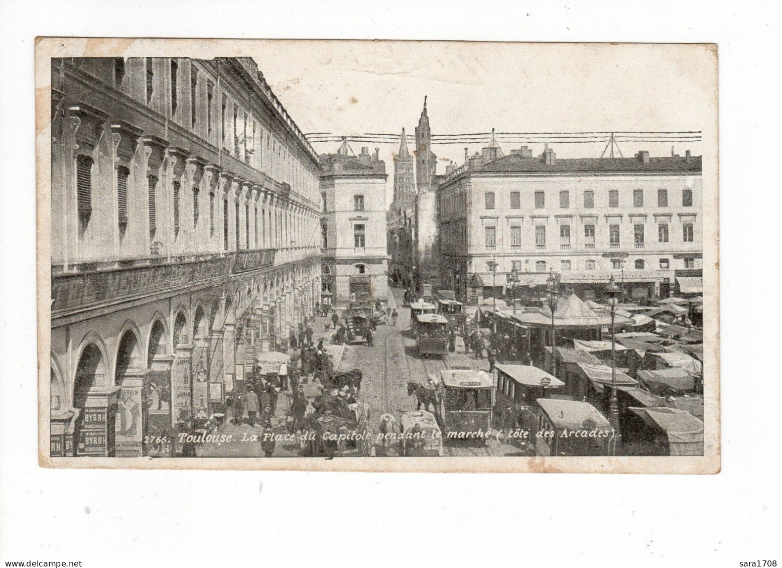 31 TOULOUSE, La Place Du Capitole Pendant Le Marché. - Toulouse