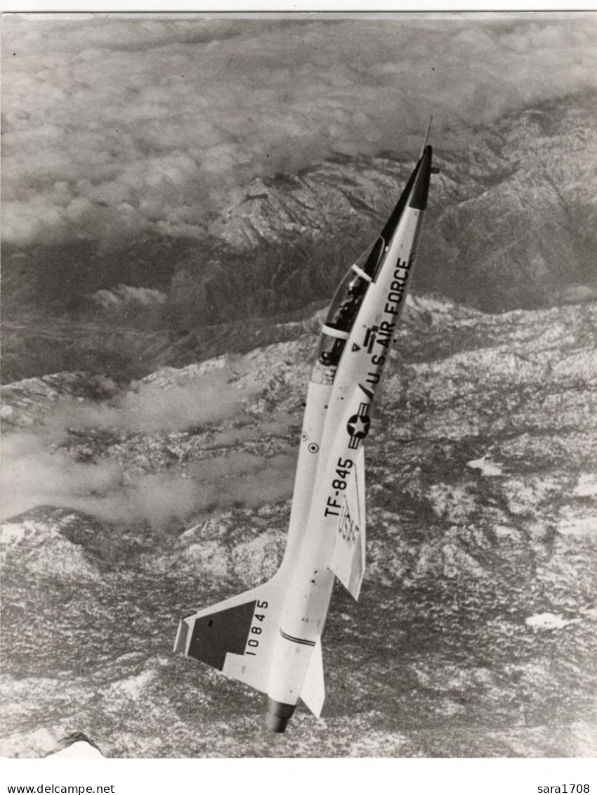 NORTHROP T-38 TRAINER, 1er Avion Supersonique.N° TF-845, Année 1960. Voir Toutes Mes Annonces Sur NORTHROP. - Aviation
