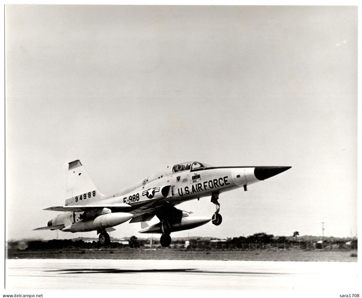NORTHROP F-5 FIGHTER. Avion Supersonique N° F-988 Au Décollage.  2 SCAN. - Aviazione