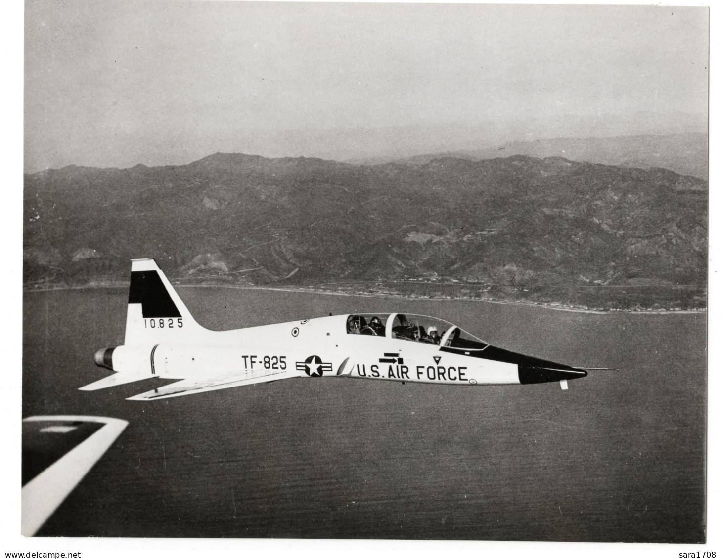 NORTHROP T-38 TRAINER, 1er Avion Supersonique.N° TF-825, Année 1960. Voir Toutes Mes Annonces Sur NORTHROP. 2 SCAN. - Aviazione