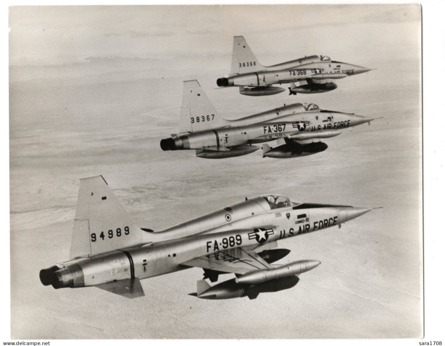 NORTHROP F-5A En Formation Chargé, Avion Supersonique. Année 1963. Voir Toutes Mes Annonces Sur NORTHROP. 2 SCAN. - Aviazione