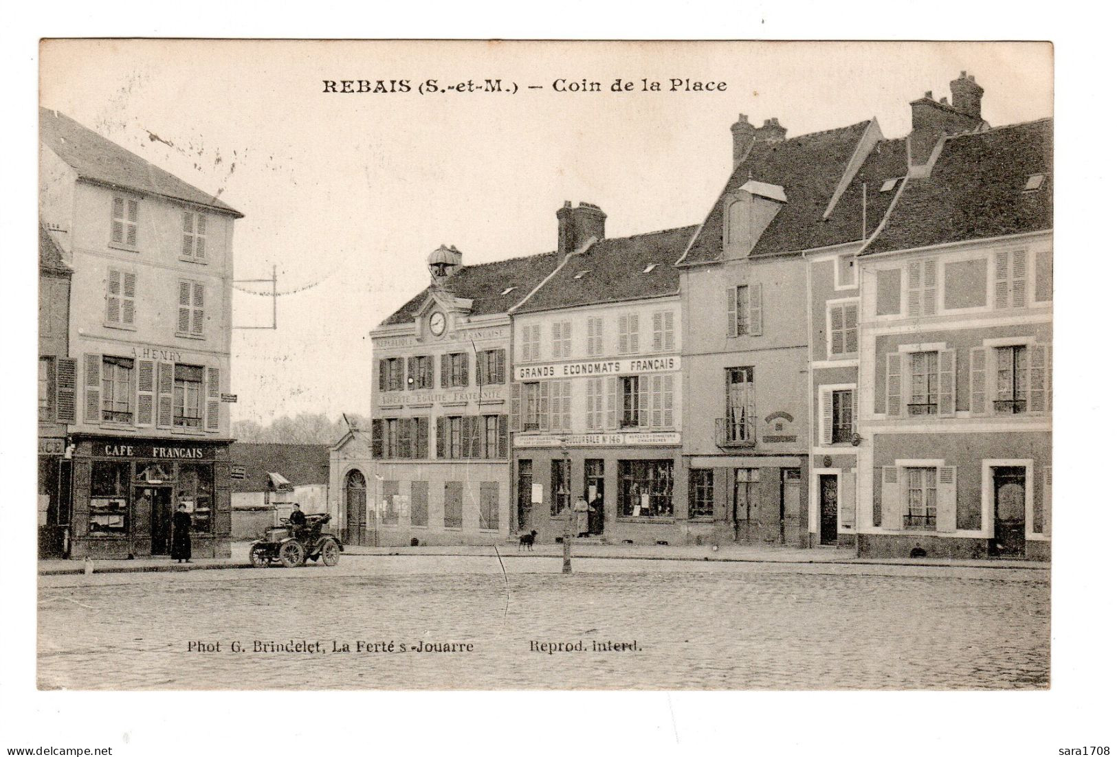 77 REBAIS, Un Coin De La Place. - Rebais