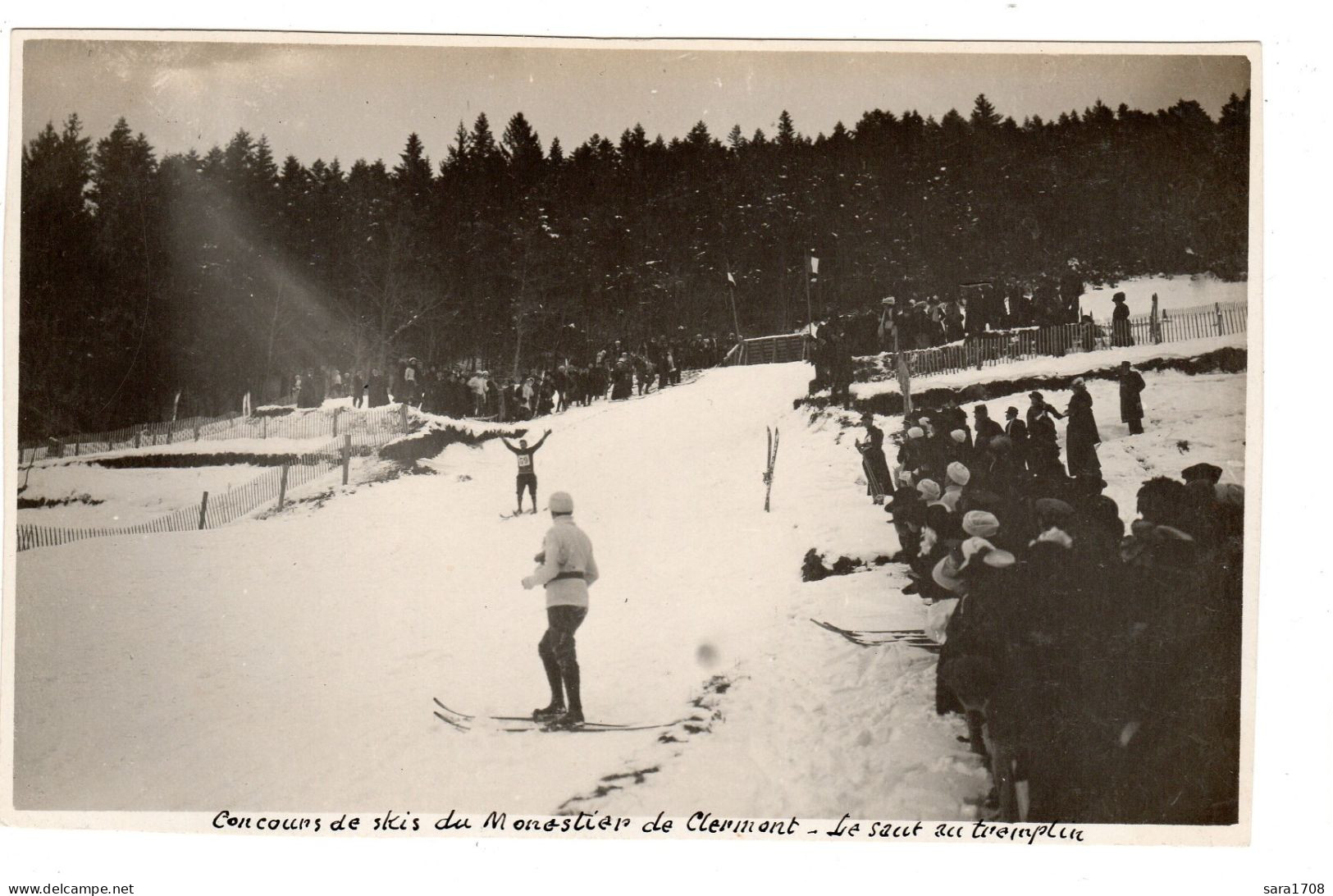 38 CARTE PHOTO Du Concours De Skis à MONESTIER De CLERMONT, Le Saut Du Tremplin. Vers 1910. 2 SCAN. - Other & Unclassified