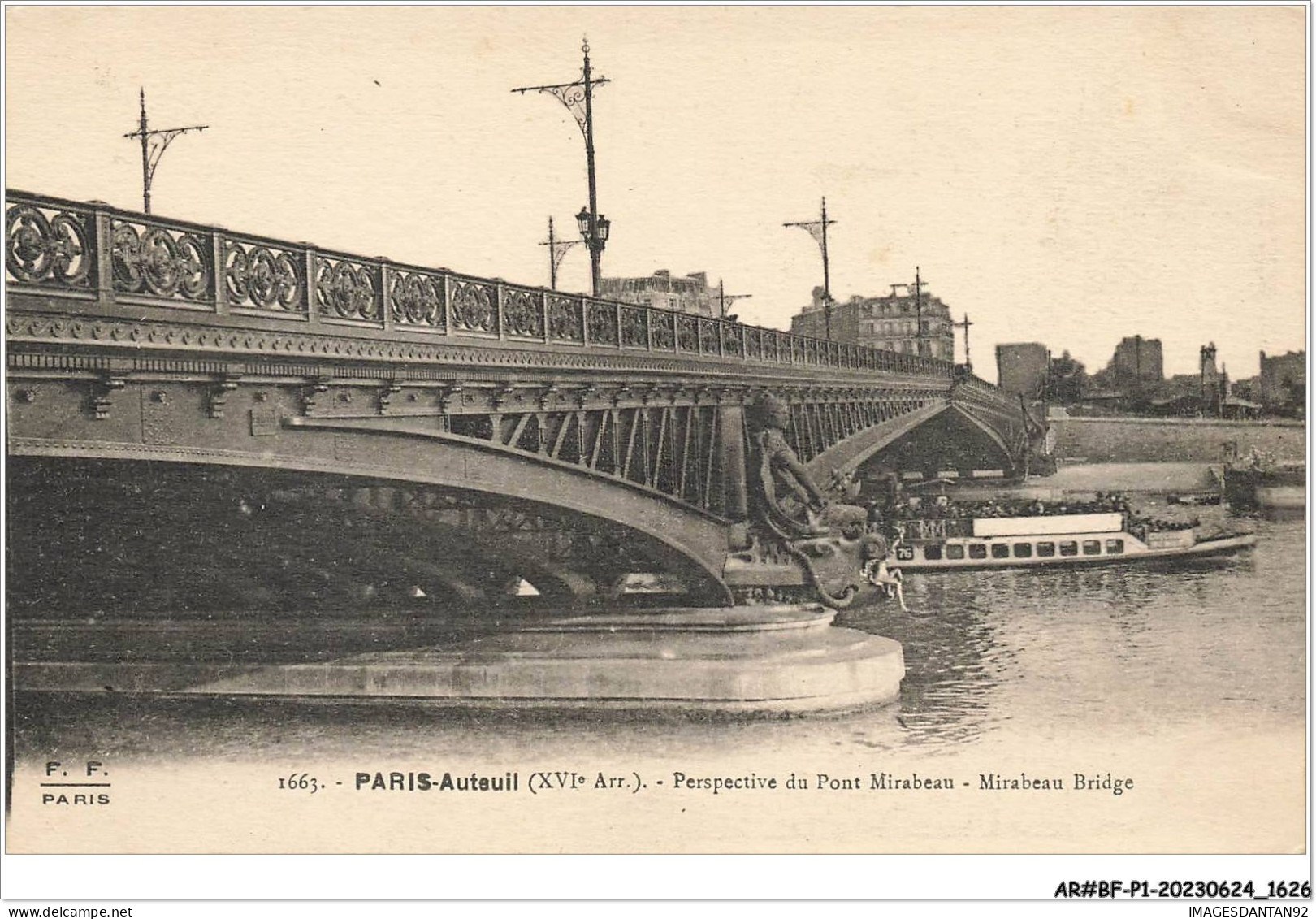 AR#BFP1-75-0813 - PARIS-AUTEUIL - Perspective Du Pont Mirabeau - Bateau-mouche - Parijs Bij Nacht