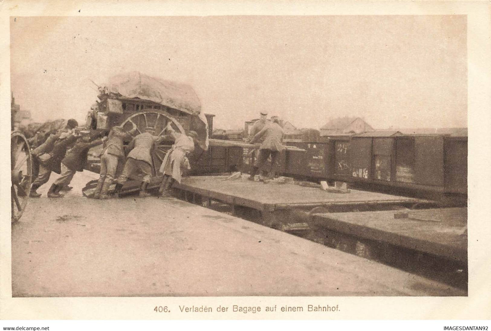 TRAIN GARE #FG56294 VERLADEN DER BAGAGE AUF EINEM BAHNHOF CACHETS MILITAIRES - Treinen