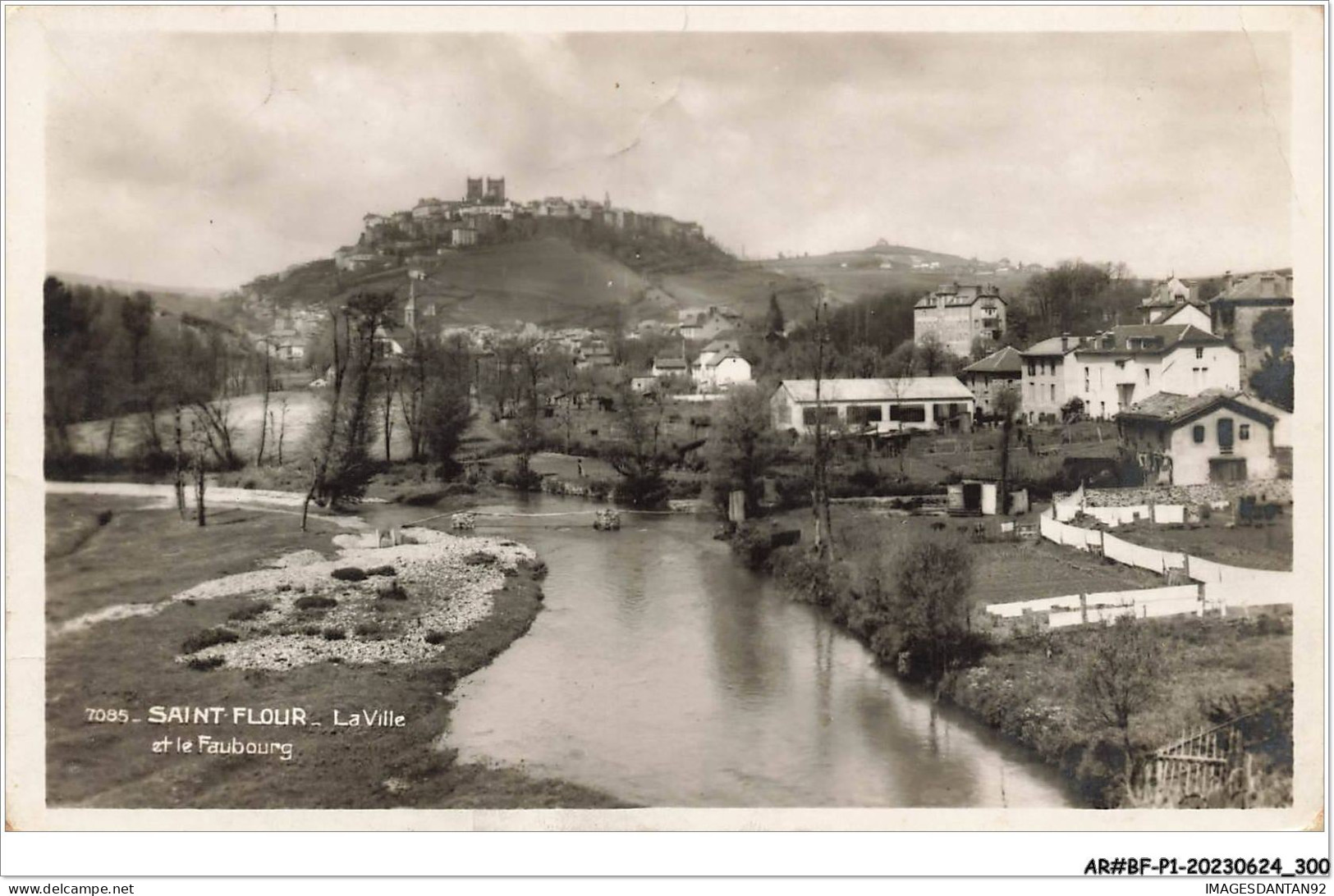 AR#BFP1-15-0151 - SAINT FLOUR - La Ville Et Le Faubourg - Saint Flour