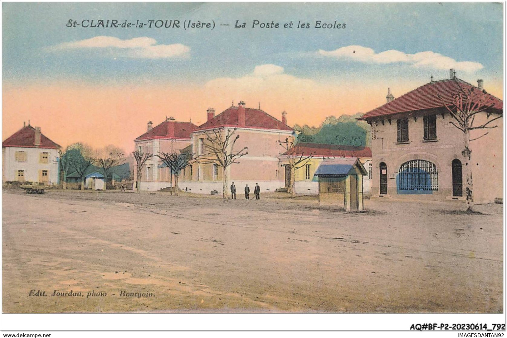 AQ#BFP2-38-0395 - ST-CLAIR-de-la-TOUR - La Poste Et Les écoles - Sonstige & Ohne Zuordnung