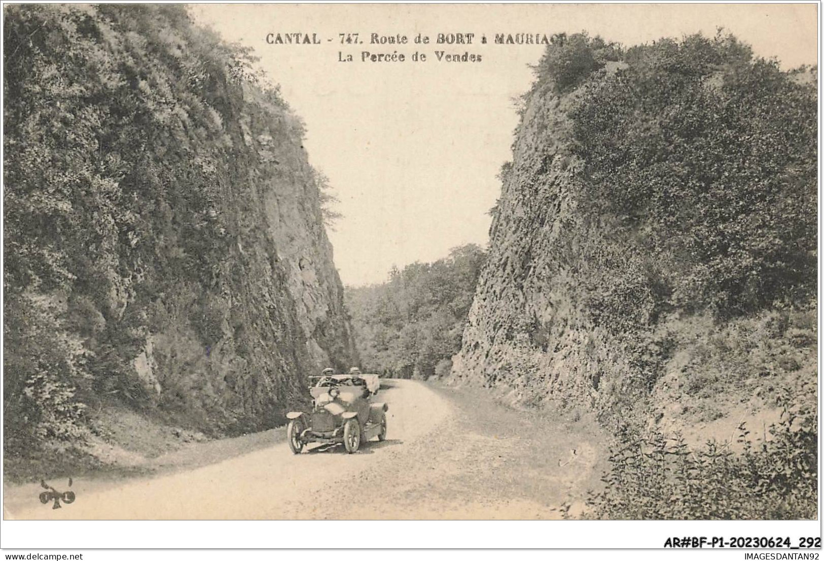 AR#BFP1-15-0147 - Route De BORT à MAURIAC - La Percée De Vendes - Mauriac