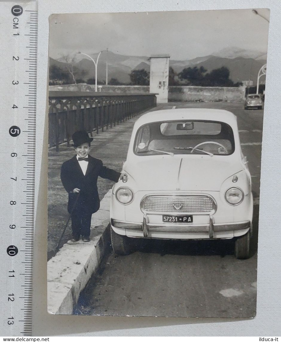 52309 0046 Foto D'epoca - FIAT 600 Con Bambino Vestito Da Totò - Palermo 1964 - Europa