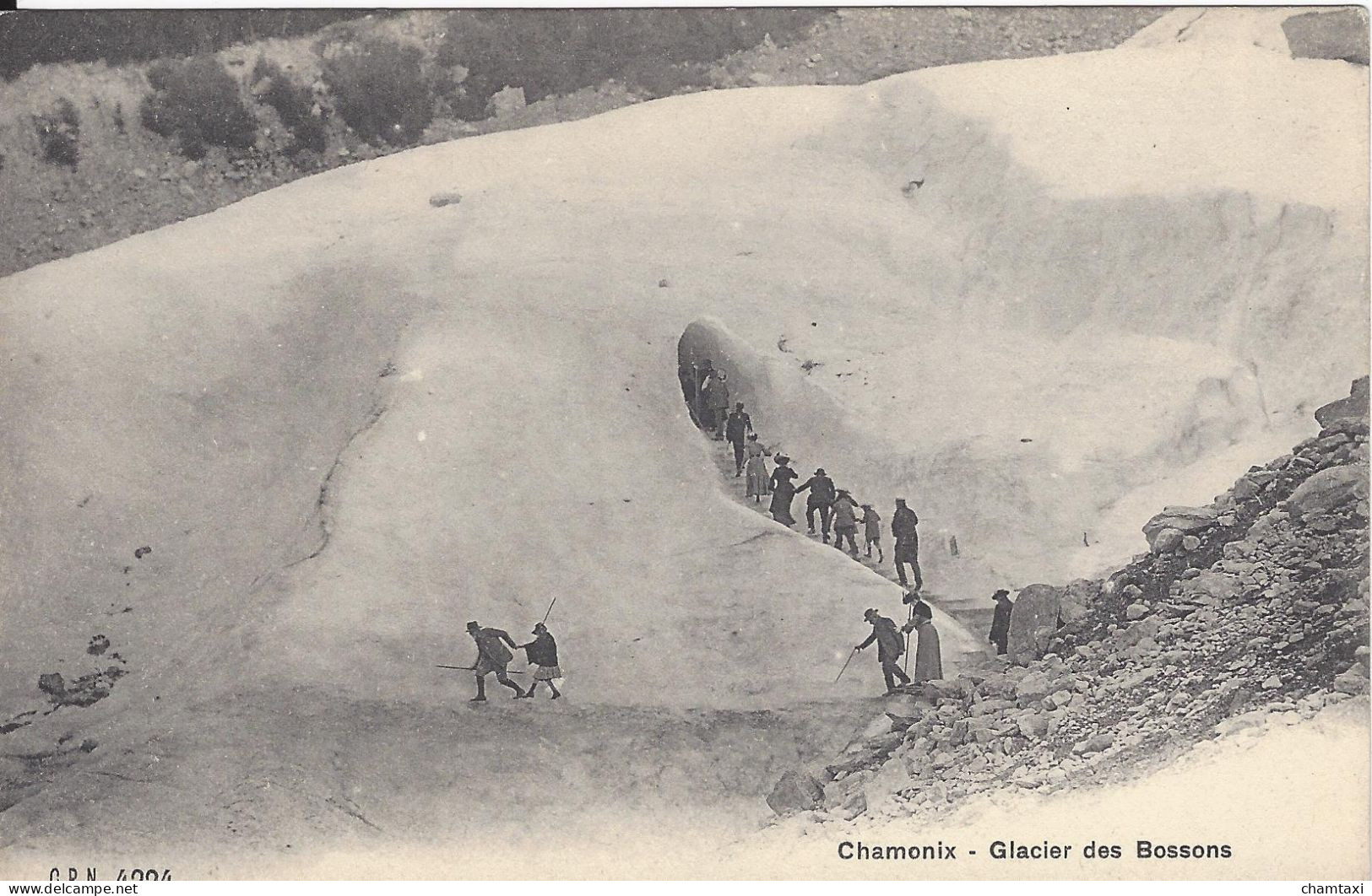 74 LES BOSSONS ENTREE GROTTE DU GLACIER DES BOSSONS  VALLEE DE CHAMONIX MONT BLANC Editeur: CPN N°4224 - Chamonix-Mont-Blanc