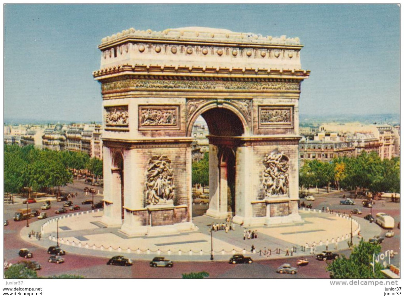 2 Cartes De Paris, Arc De Triomphe, Voitures Renault, Peugeot, Americaine, Bus - Triumphbogen