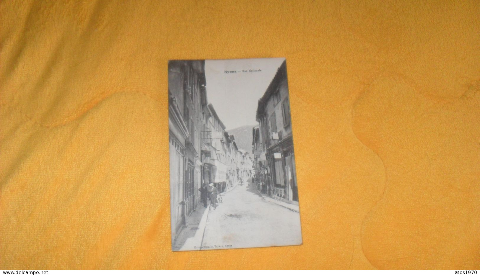 CARTE POSTALE ANCIENNE CIRCULEE DE 1925../ NYONS.- RUE NATIONALE.. - Nyons