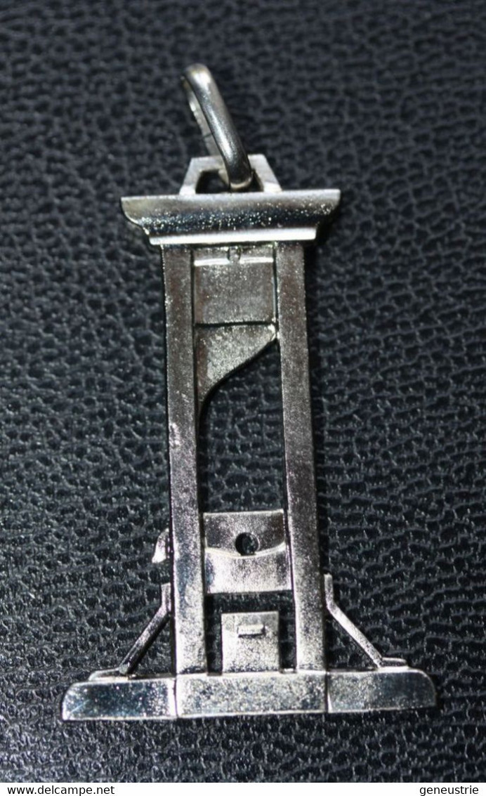 Pendentif Médaille Du Bicentenaire De La Révolution Française 1789-1989 "Guillotine" - Pendants