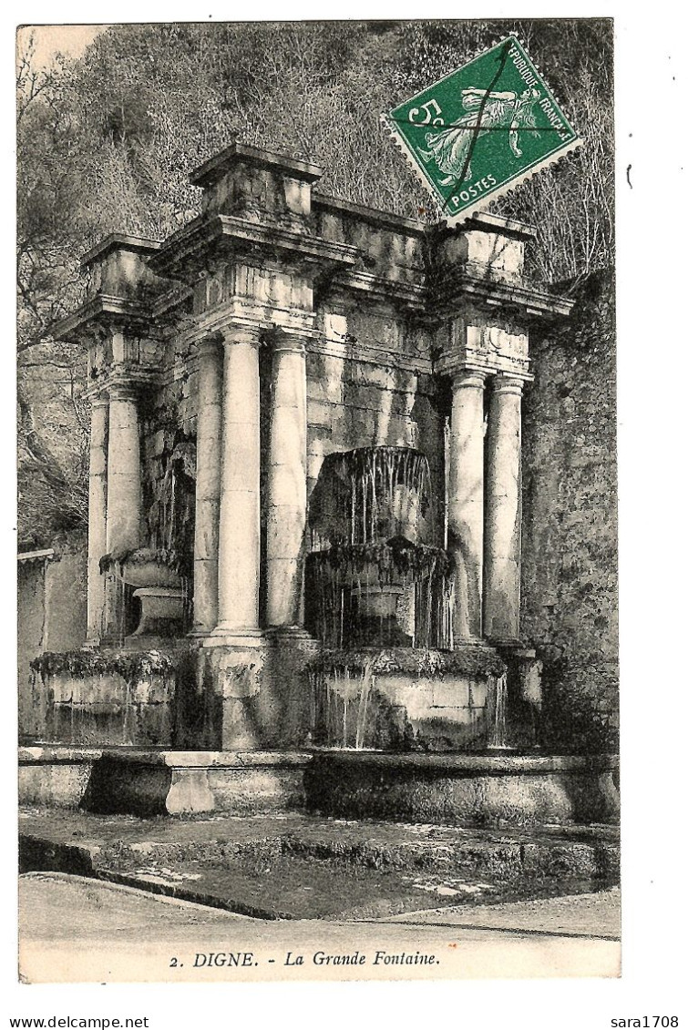 04 DIGNE, La Grande Fontaine. éditeur AUX DAMES DE FRANCE. 2 SCAN. - Digne