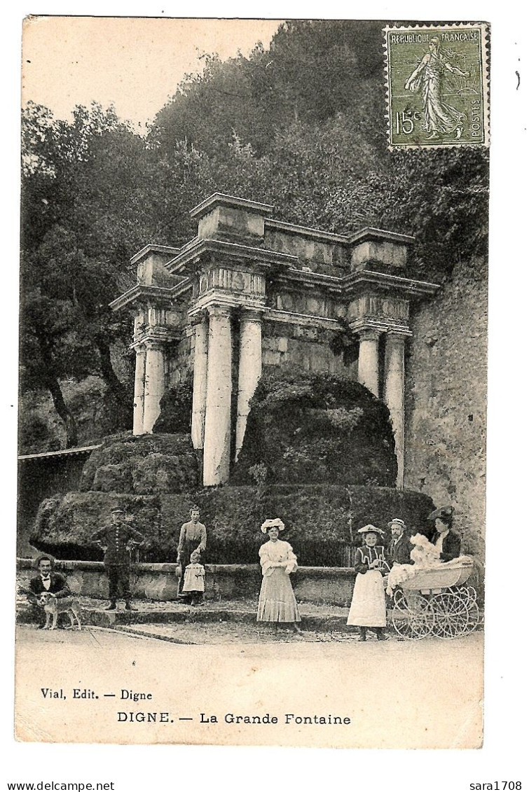 04 DIGNE, La Grande Fontaine. éditeur Vial. 2 SCAN. - Digne