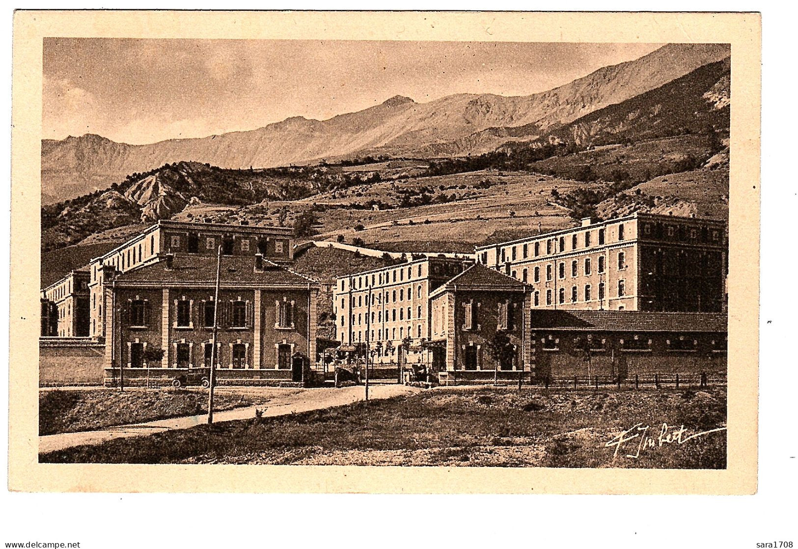 04 BARCELONNETTE, Entrée Des Casernes. 2 SCAN. - Barcelonnette