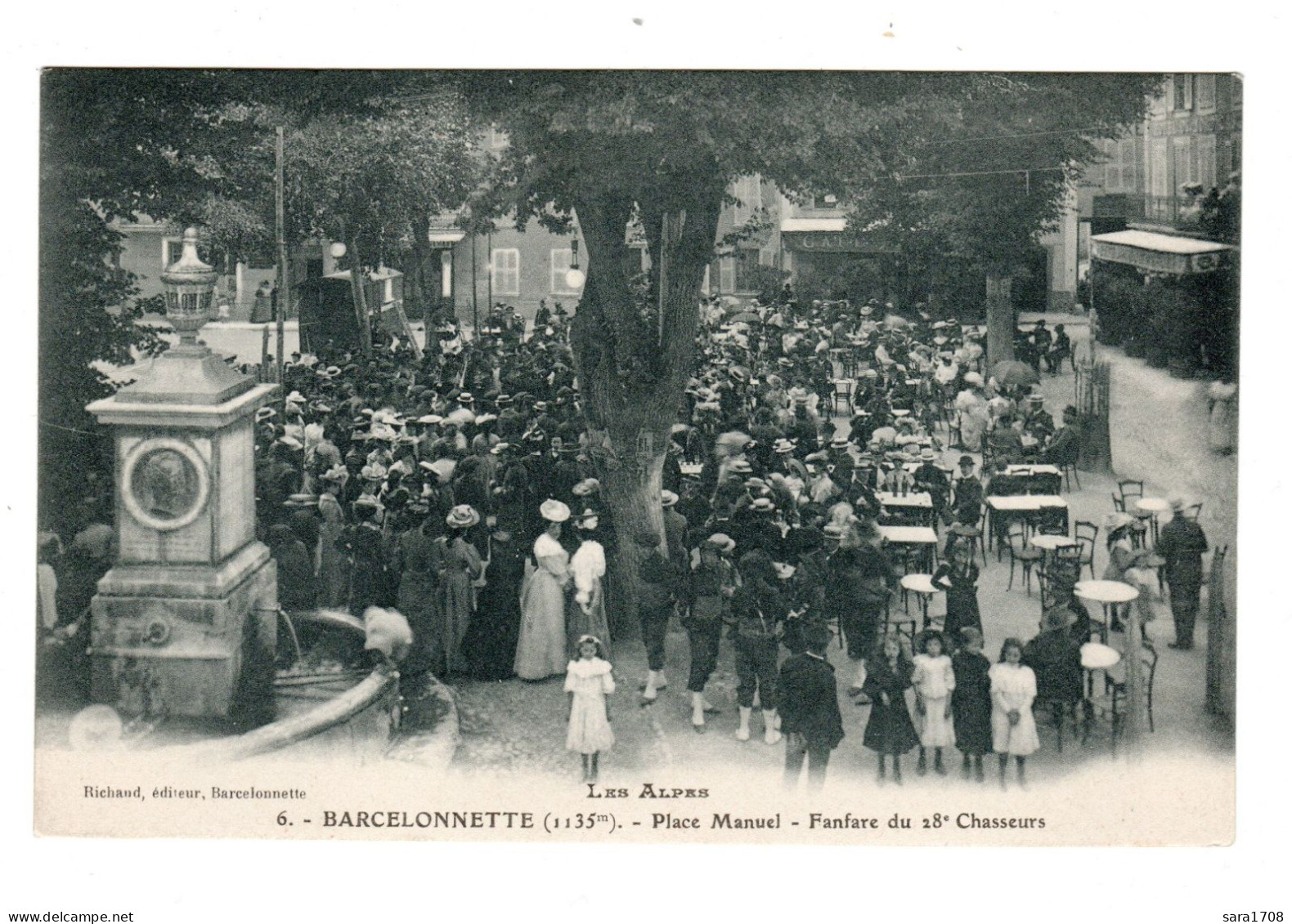 04 BARCELONNETTE, Fanfare Du 28ème Chasseurs, Place Manuel. - Barcelonnette