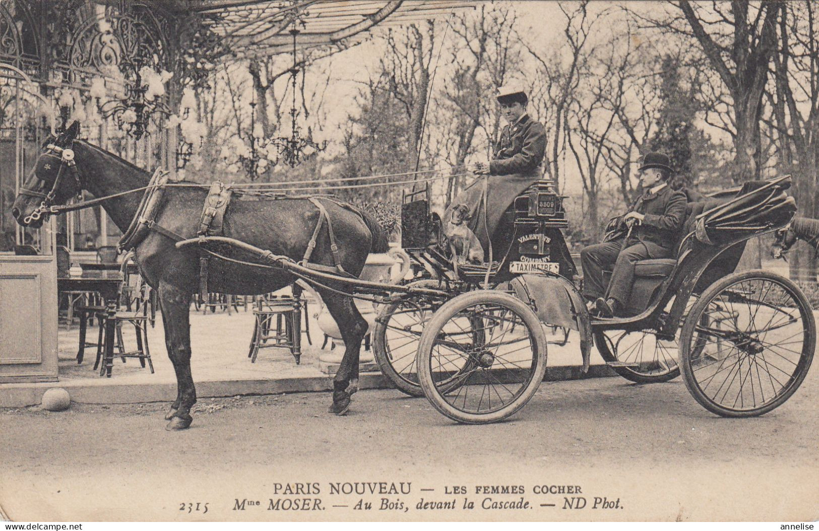 75 PARIS 1910 Les Femmes Cochers : Madame Moser - Au Bois, Devant La Cascade - Artigianato
