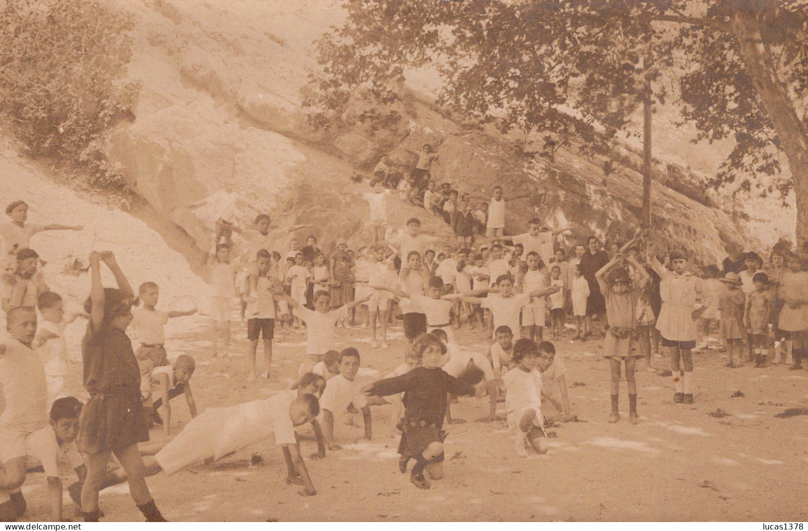 83 / HYERES / JOLIE CARTE PHOTO COLONIE ENFANTS A SITUER - Hyeres